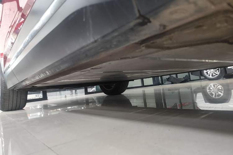 Used Nio ES6 2020 420 km Sport Edition Right Side Sill