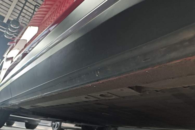 Used Nio ES6 2020 430 km Signature Edition Right Side Sill
