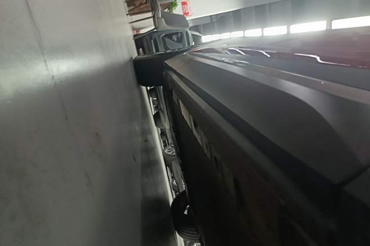 Used Nio ES6 2020 600 km Sport Edition Right Side Sill