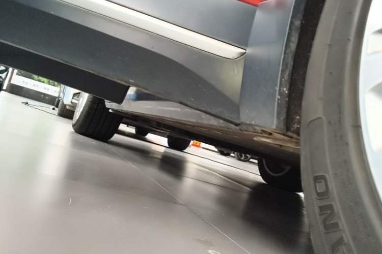 Used Nio ES6 2020 610KM Signature Edition Right Side Sill