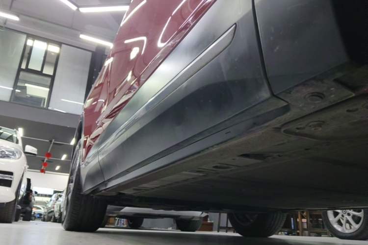 Used Nio ES6 2020 420 km Sport Edition Right Side Sill