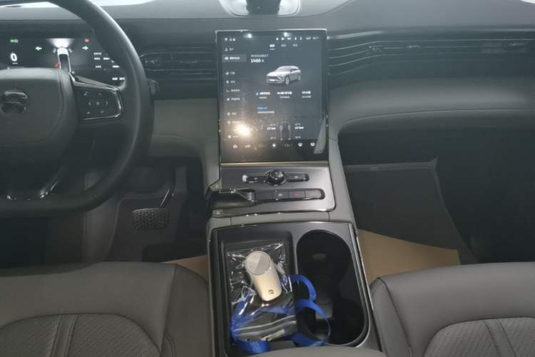 Used Nio ES6 2020 420 km Sport Edition Audio And AC Panel