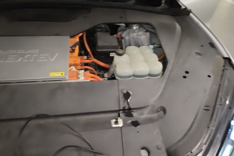 Used Nio ES6 2020 430KM Performance Version Engine Bay Left