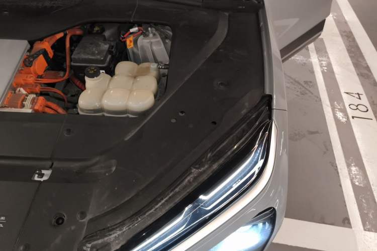 Used Nio ES6 2020 600 km Sport Edition Engine Bay Left