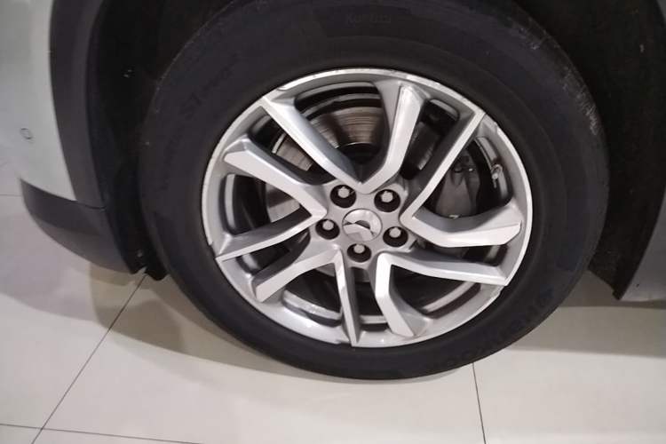 Used Nio ES6 2020 420 km Sport Edition Left Front Wheel Hub