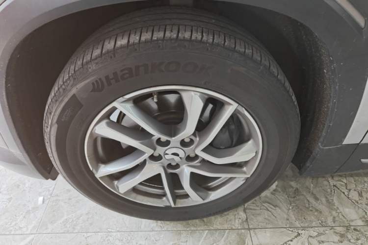 Used Nio ES6 2020 600 km Sport Edition Left Front Wheel Hub