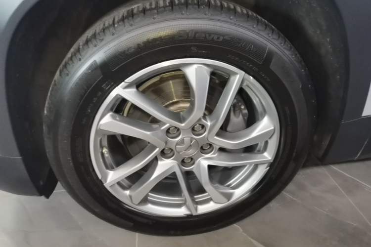 Used Nio ES6 2020 420 km Sport Edition Left Front Wheel Hub