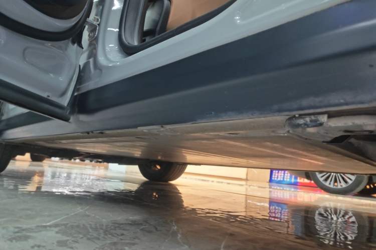 Used Nio ES6 2020 600 km Sport Edition Left Side Sill
