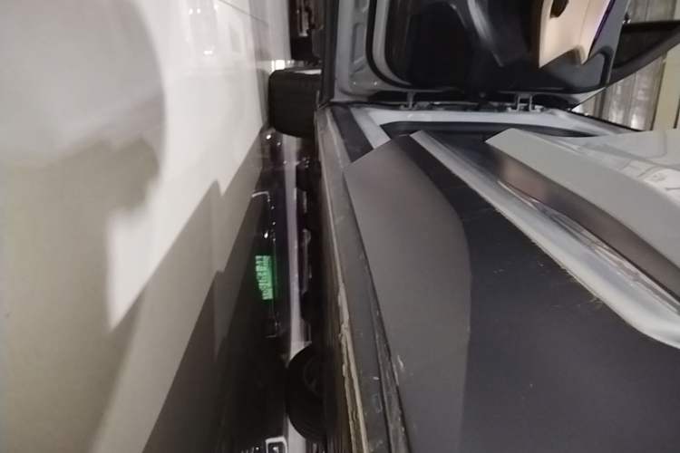Used Nio ES6 2020 420 km Sport Edition Left Side Sill