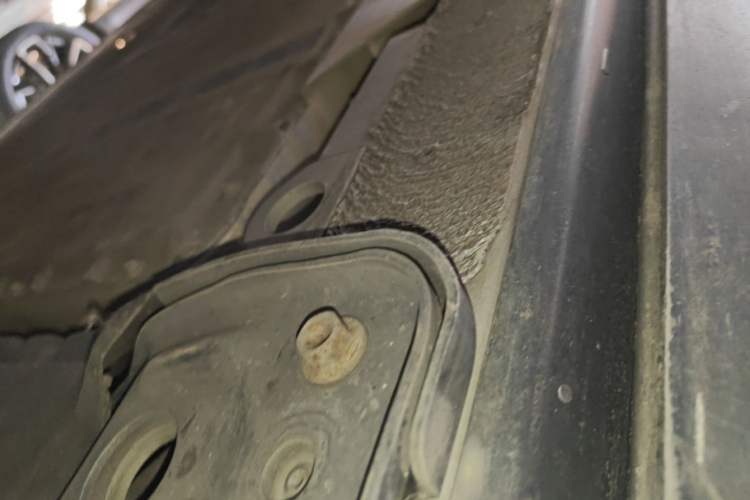 Used Nio ES6 2020 600 km Sport Edition Left Side Sill
