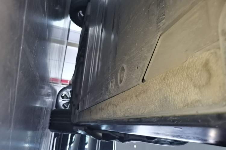 Used Nio ES6 2020 420 km Sport Edition Left Side Sill