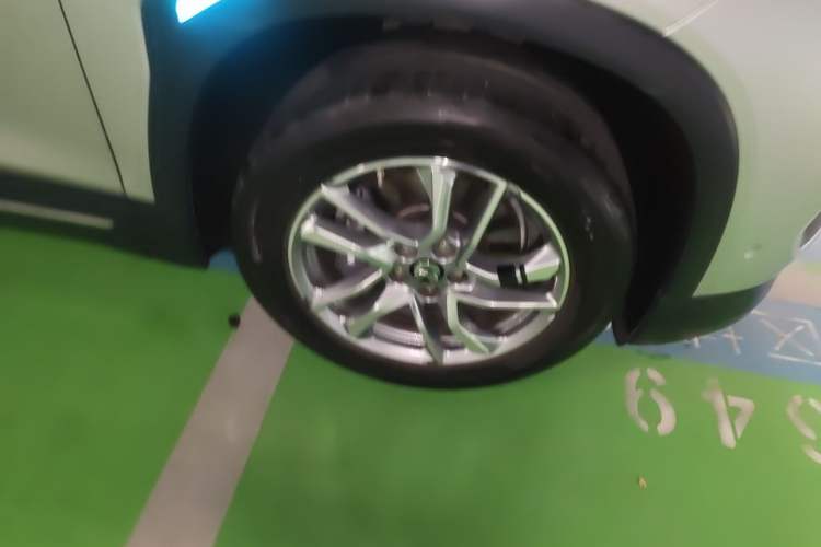 Used Nio ES6 2020 430KM Performance Version Right Front Wheel Hub