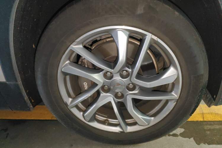 Used Nio ES6 2020 420 km Sport Edition Right Front Wheel Hub