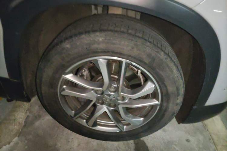 Used Nio ES6 2020 420 km Sport Edition Right Front Wheel Hub