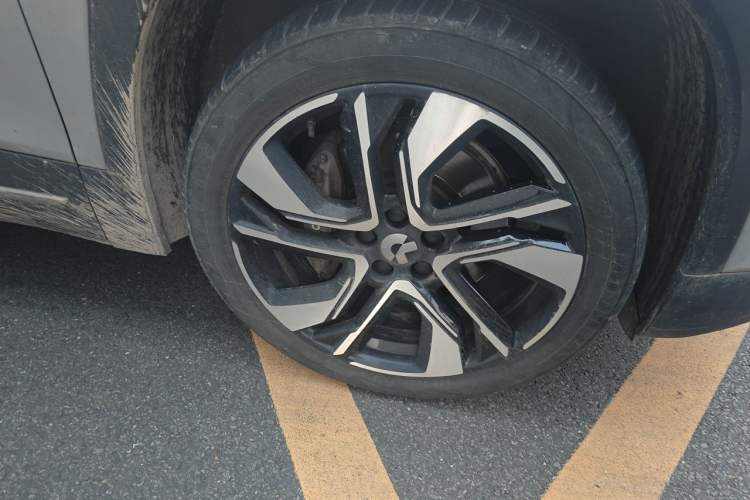 Used Nio ES6 2020 610KM Signature Edition Right Front Wheel Hub