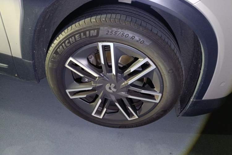 Used Nio ES6 2020 430KM Performance Version Right Front Wheel Hub