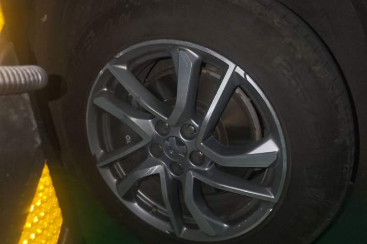 Used Nio ES6 2020 420 km Sport Edition Right Front Wheel Hub