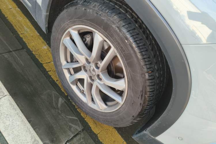 Used Nio ES6 2020 610 km Performance Version Right Front Wheel Hub