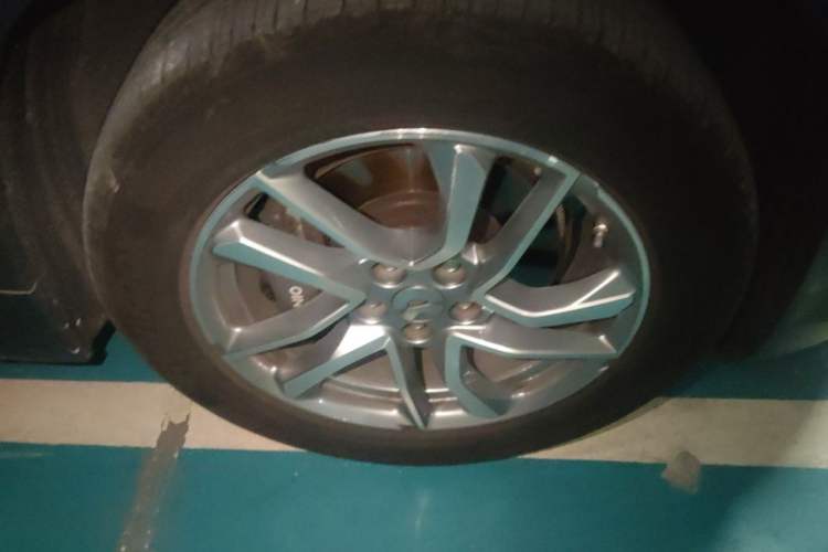 Used Nio ES6 2020 420 km Sport Edition Right Front Wheel Hub