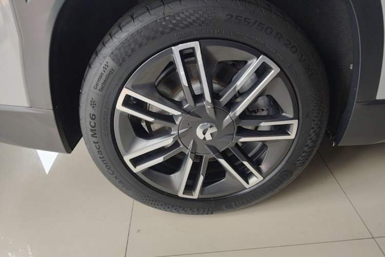 Used Nio ES6 2020 430 km Signature Edition Right Rear Wheel Hub