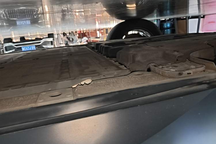 Used Nio ES6 2020 610 km Performance Version Right Side Sill