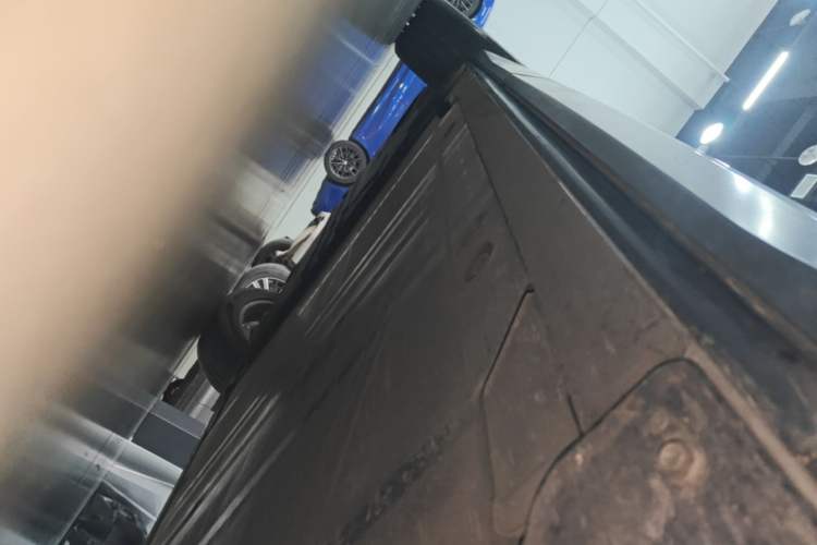 Used Nio ES6 2020 420 km Sport Edition Right Side Sill