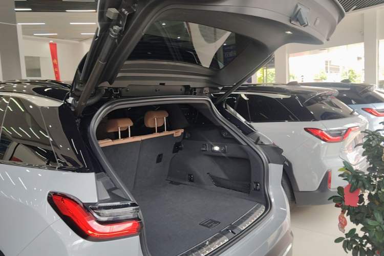 Used Nio ES6 2020 430 km Signature Edition Trunk