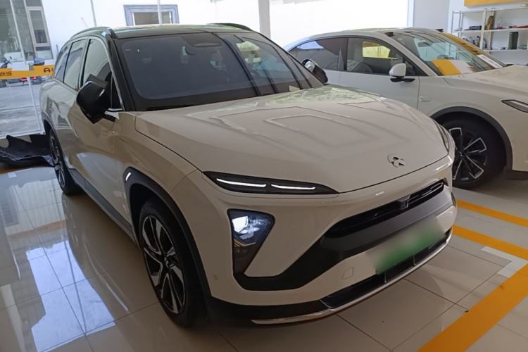 Used Nio ES6 2020 610 km Performance Version Front Right 45 Deg