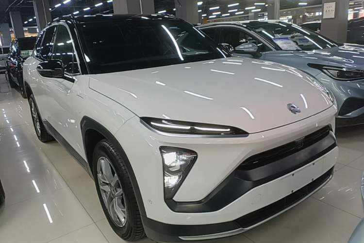 Used Nio ES6 2020 420 km Sport Edition Front Right 45 Deg
