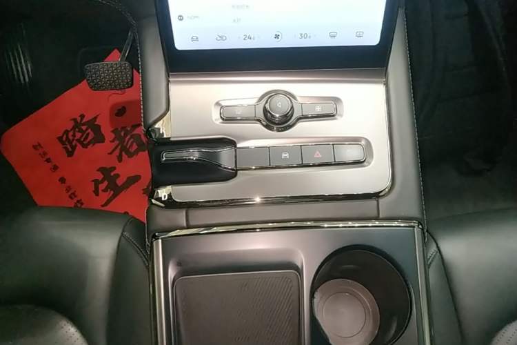Used Nio ES6 2020 420 km Sport Edition Gear Lever