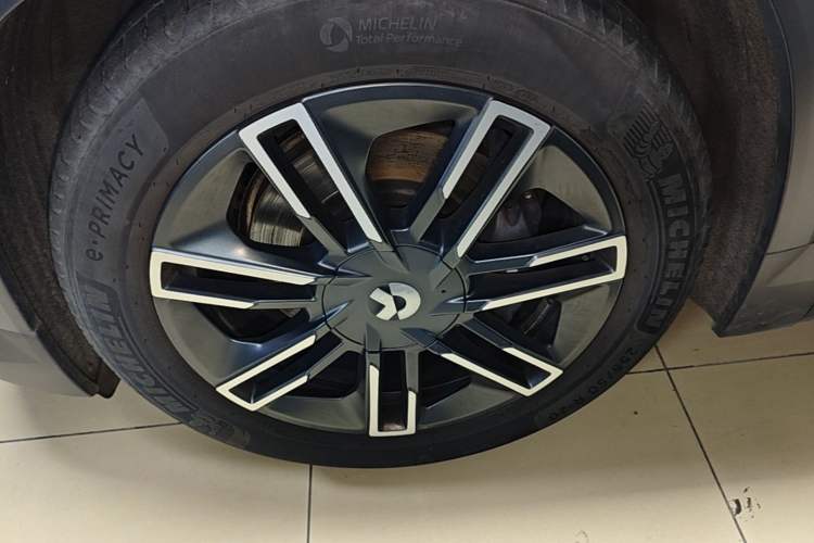 Used Nio ES6 2020 430KM Performance Version Left Front Wheel Hub