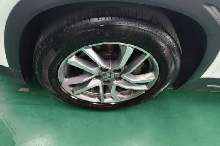 Used Nio ES6 2020 600 km Sport Edition Left Front Wheel Hub
