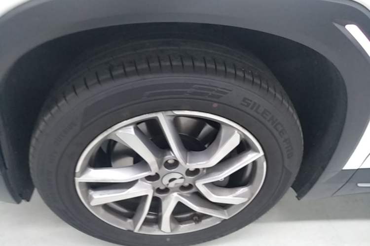 Used Nio ES6 2020 420 km Sport Edition Left Front Wheel Hub