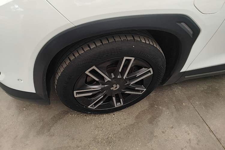 Used Nio ES6 2020 420 km Sport Edition Left Front Wheel Hub