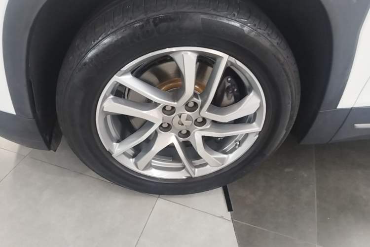 Used Nio ES6 2020 420 km Sport Edition Left Front Wheel Hub