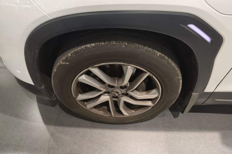 Used Nio ES6 2020 420 km Sport Edition Left Front Wheel Hub