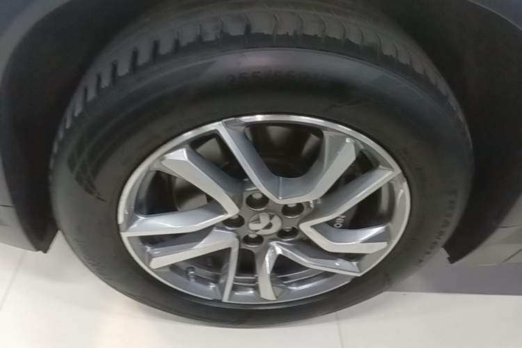 Used Nio ES6 2020 420 km Sport Edition Left Front Wheel Hub