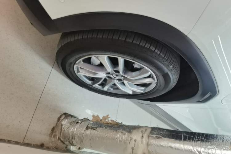 Used Nio ES6 2020 420 km Sport Edition Left Front Wheel Hub