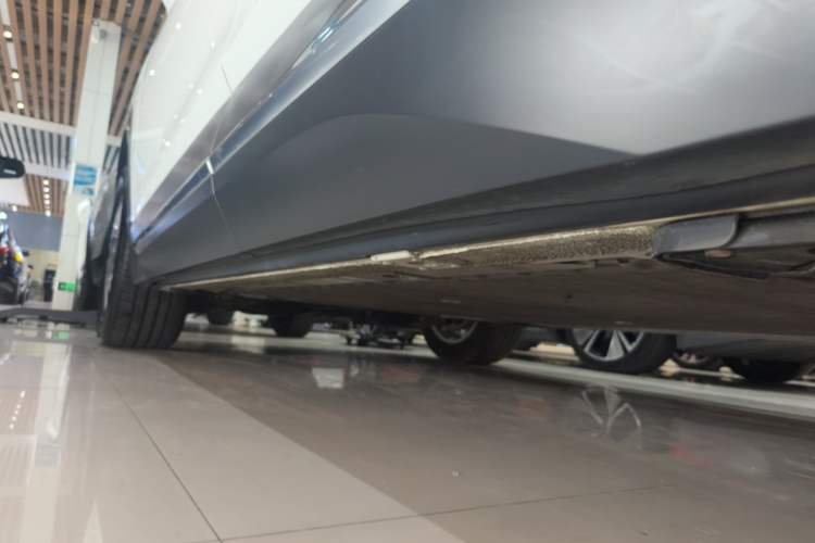 Used Nio ES6 2020 610 km Performance Version Left Side Sill