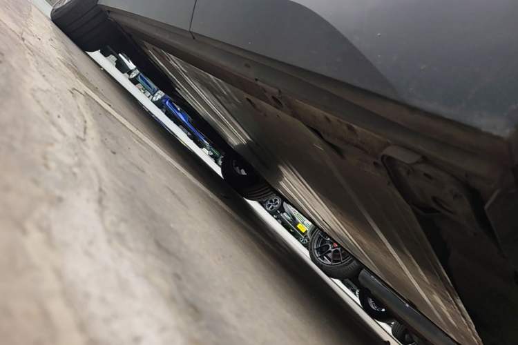 Used Nio ES6 2020 420 km Sport Edition Left Side Sill