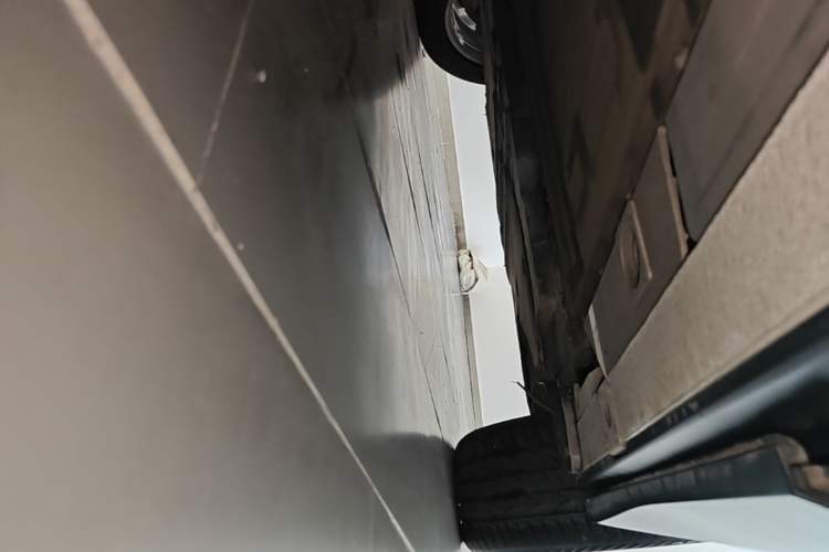 Used Nio ES6 2020 420 km Sport Edition Left Side Sill