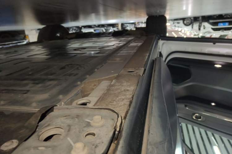 Used Nio ES6 2020 420 km Sport Edition Left Side Sill