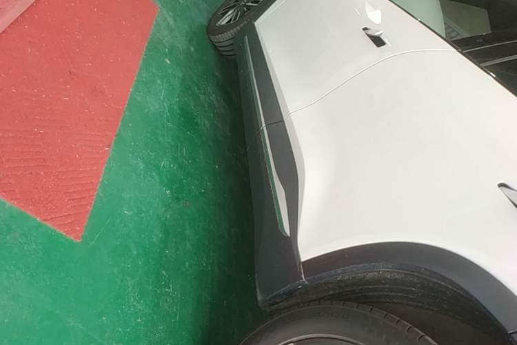 Used Nio ES6 2020 600 km Sport Edition Left Side Sill