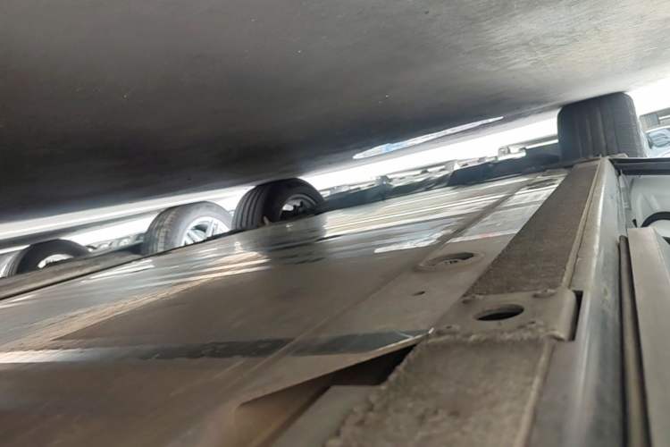 Used Nio ES6 2020 420 km Sport Edition Left Side Sill