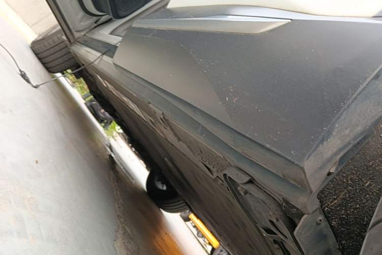 Used Nio ES6 2020 490 km Sport Edition Left Side Sill