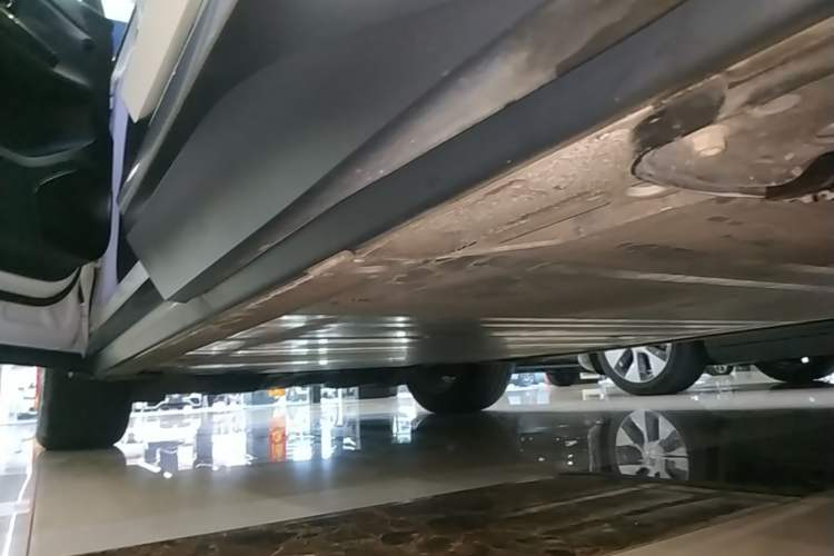 Used Nio ES6 2020 420 km Sport Edition Left Side Sill