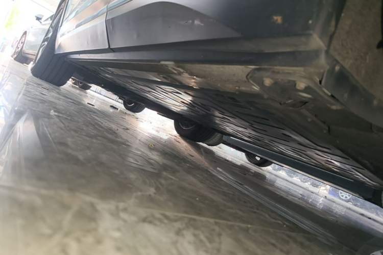 Used Nio ES6 2020 600 km Sport Edition Left Side Sill