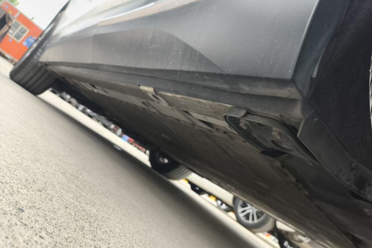 Used Nio ES6 2020 600 km Sport Edition Left Side Sill