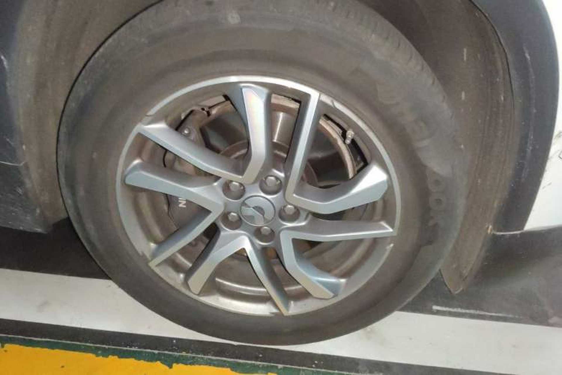 Used Nio ES6 2020 600 km Sport Edition Right Front Wheel Hub