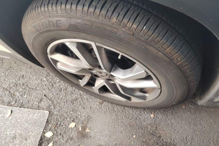 Used Nio ES6 2020 420 km Sport Edition Right Front Wheel Hub